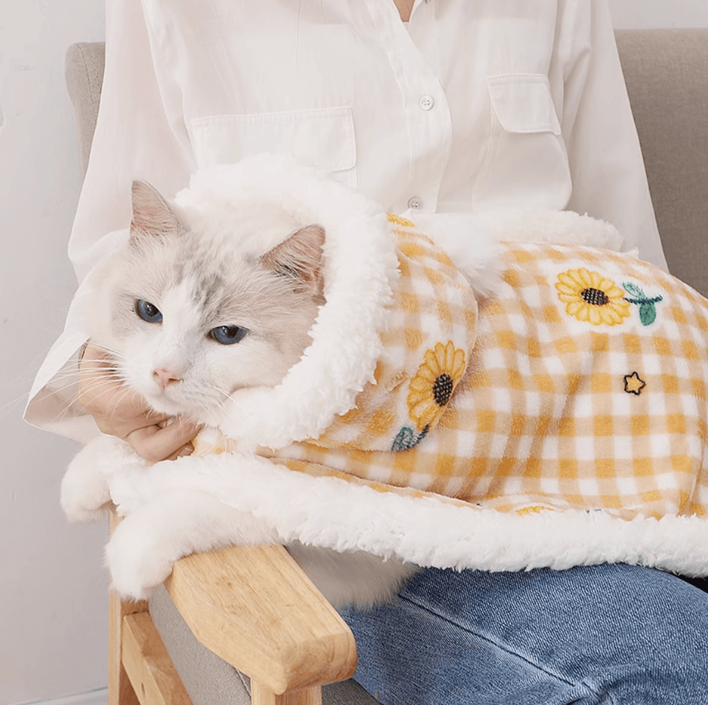 猫服  防寒服 | もこもこ猫ちゃん用ポンチョ型防寒ケープ