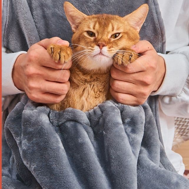 猫服  もふもふ包み込み抱っこポケット