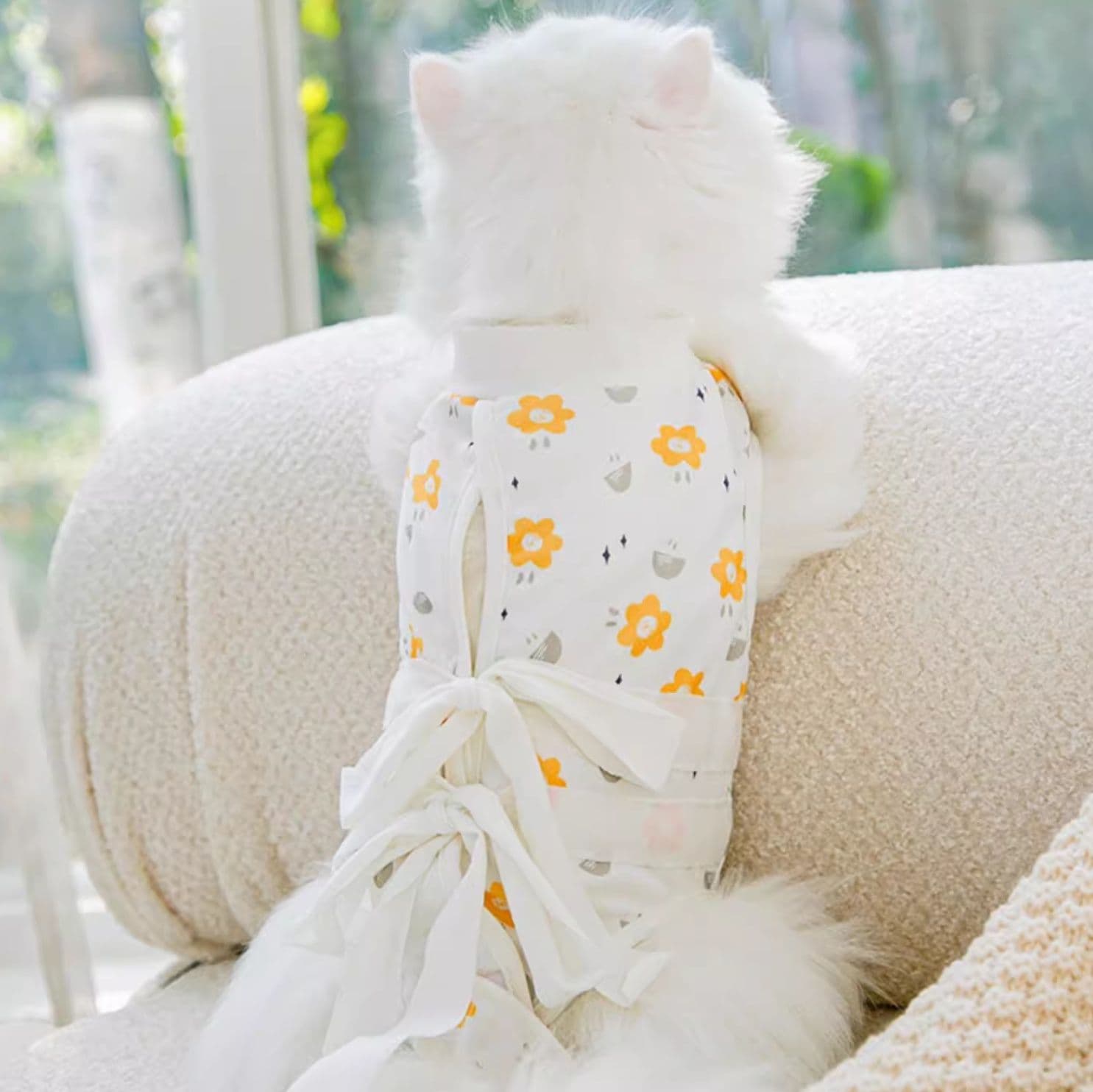 猫服  やさしい花柄の回復ウェア