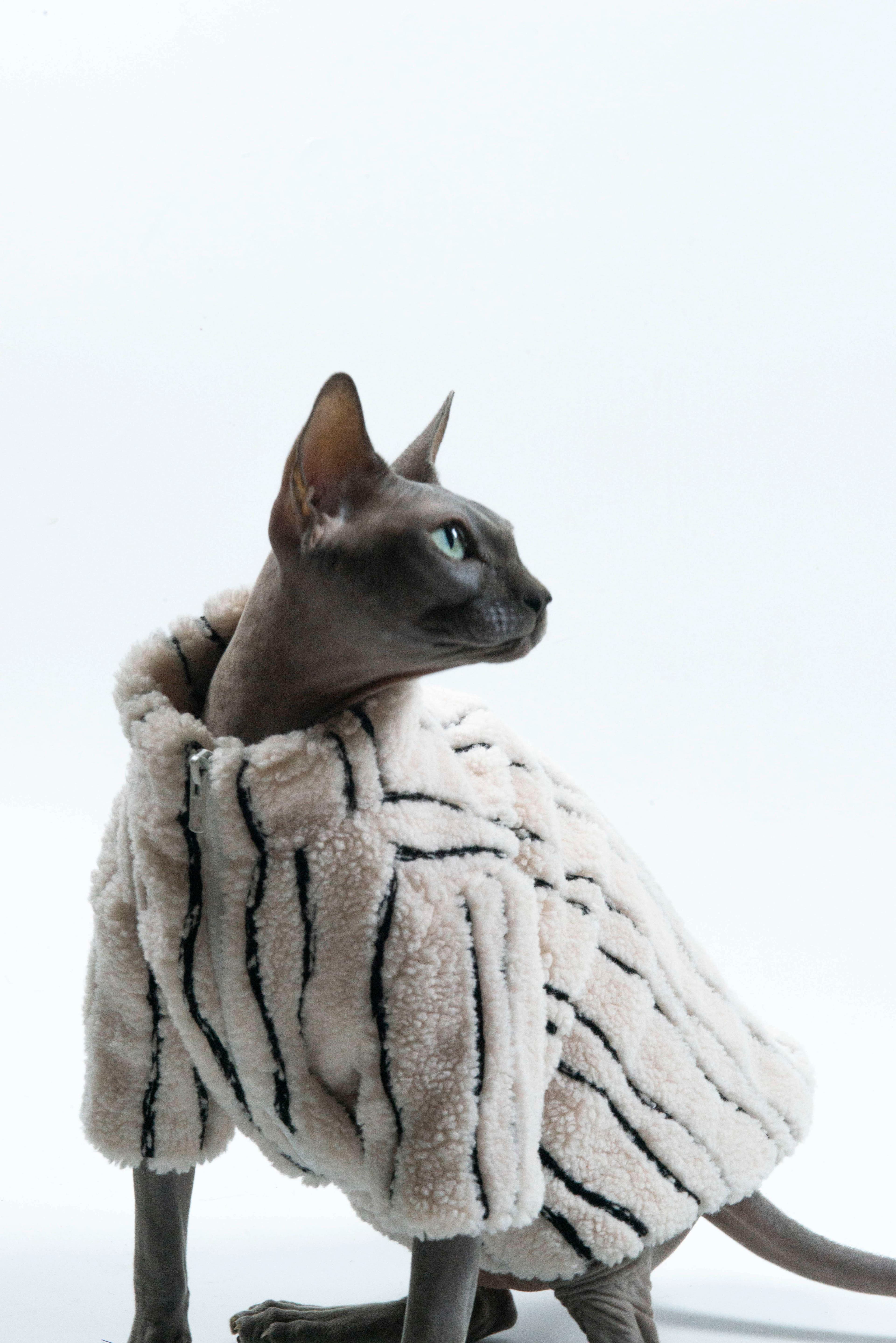 猫服  スフィンクス | スフィンクスの防寒ファーコート