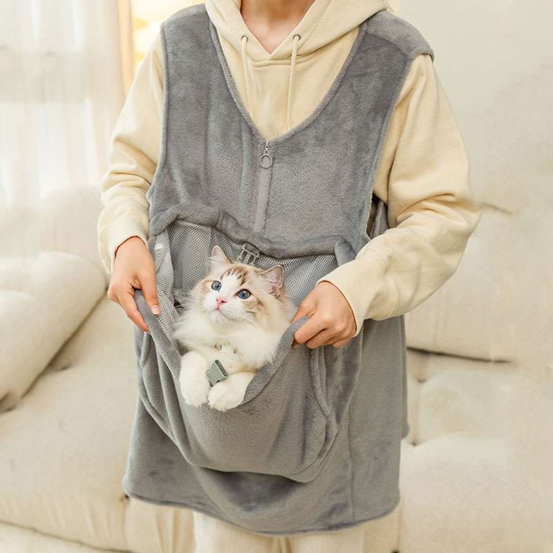 猫服  抱っこ服 | 冬にぴったりの着る毛布！もふもふキャットポーチ付
